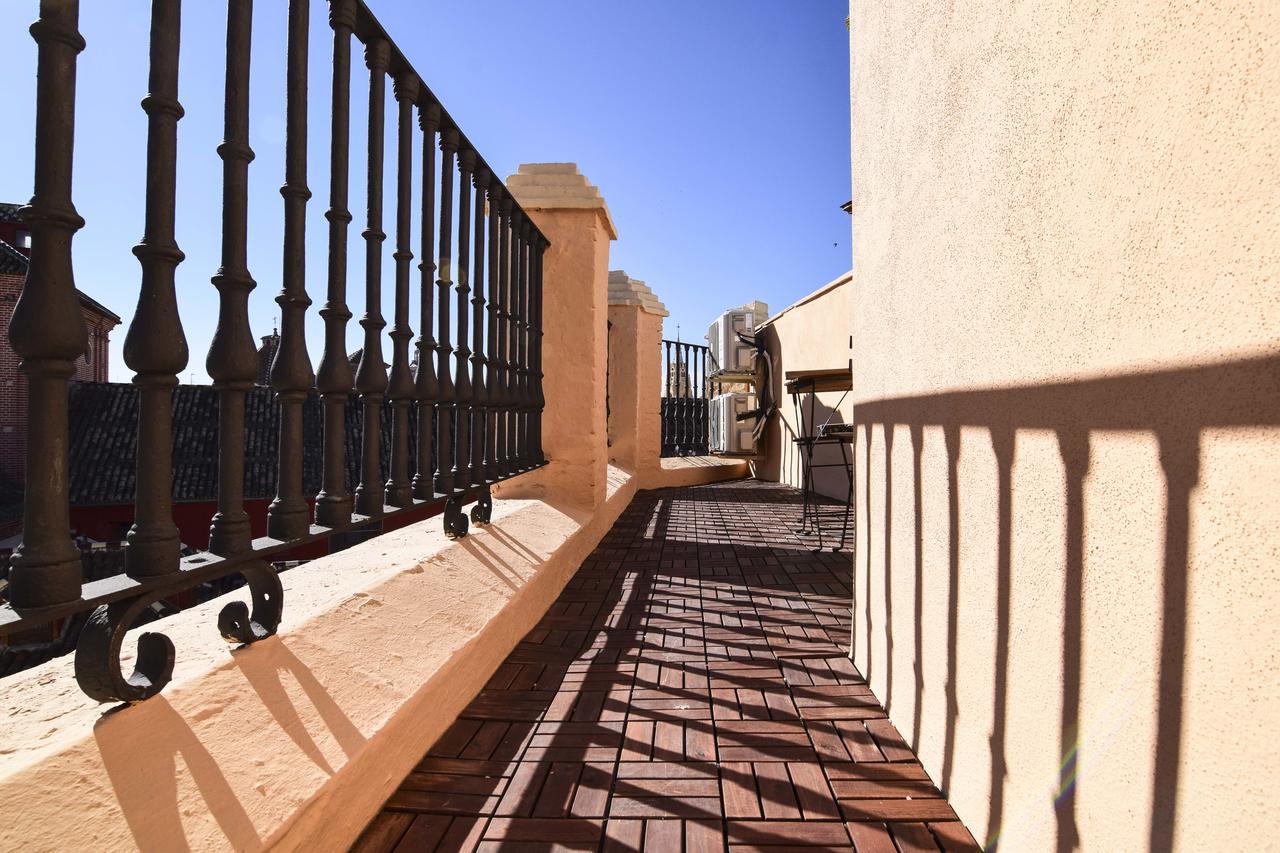 Letmalaga Comedy Exterior photo