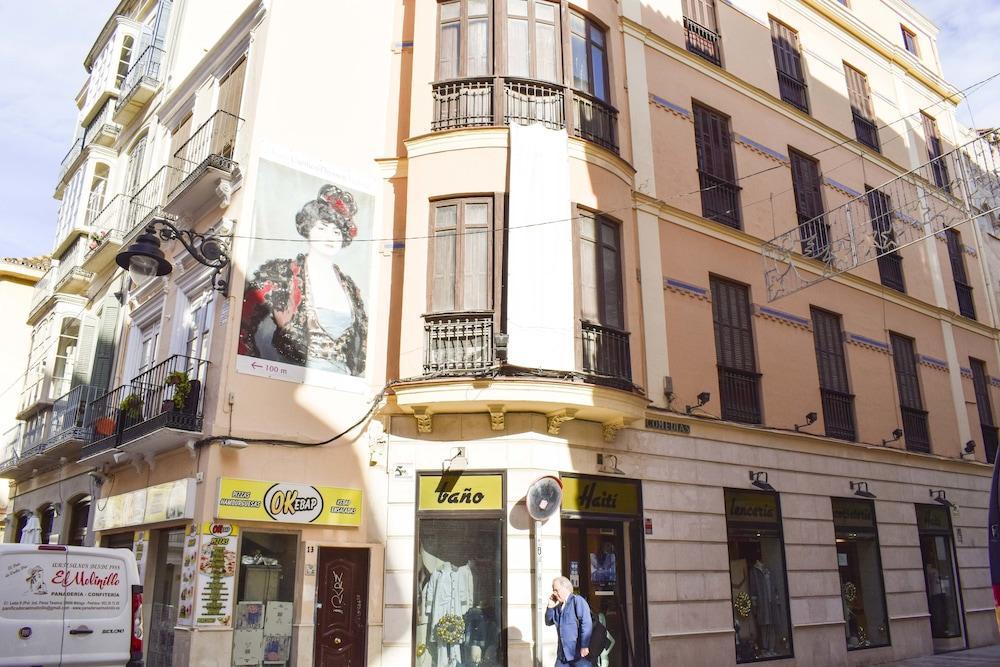 Letmalaga Comedy Exterior photo